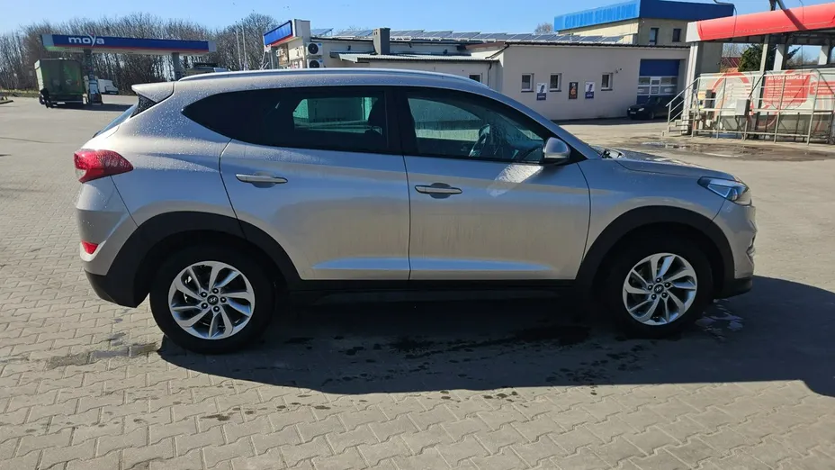 HYUNDAI Tucson -