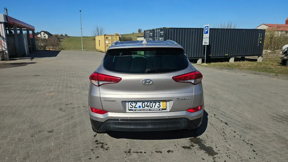 HYUNDAI Tucson -