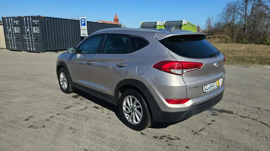 HYUNDAI Tucson -