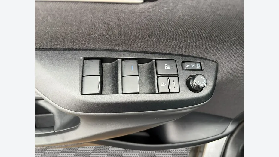 TOYOTA Yaris Cross -