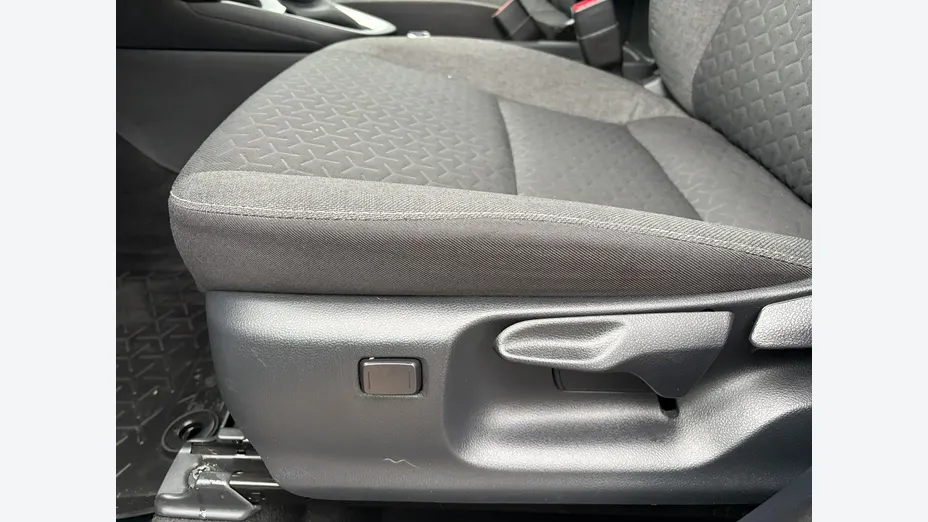 TOYOTA Yaris Cross -