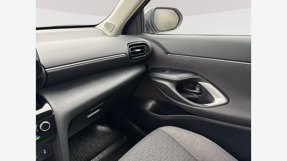 TOYOTA Yaris Cross -
