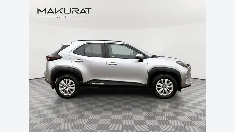 TOYOTA Yaris Cross -