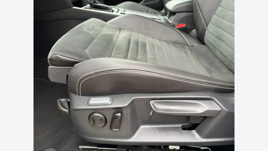 VOLKSWAGEN Passat -
