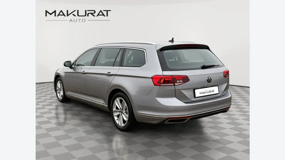 VOLKSWAGEN Passat -