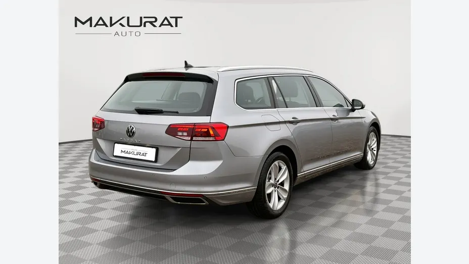 VOLKSWAGEN Passat -