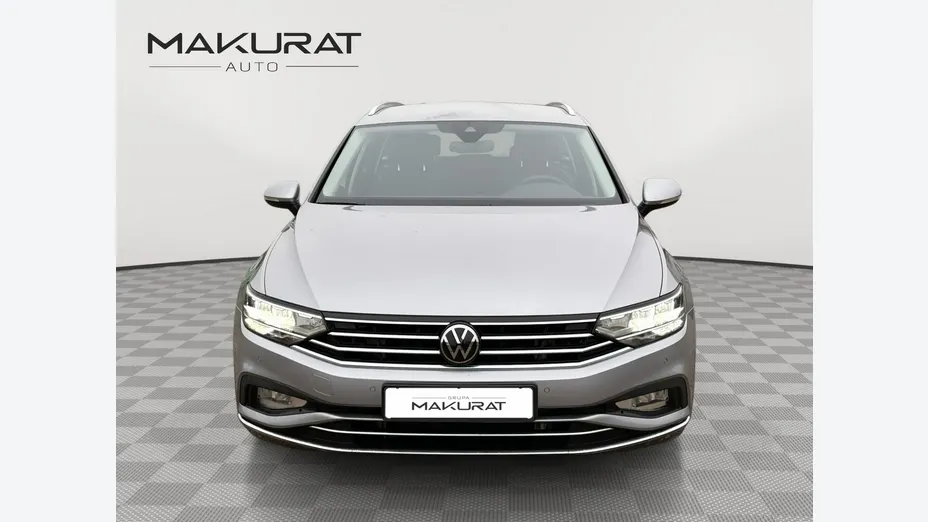 VOLKSWAGEN Passat -
