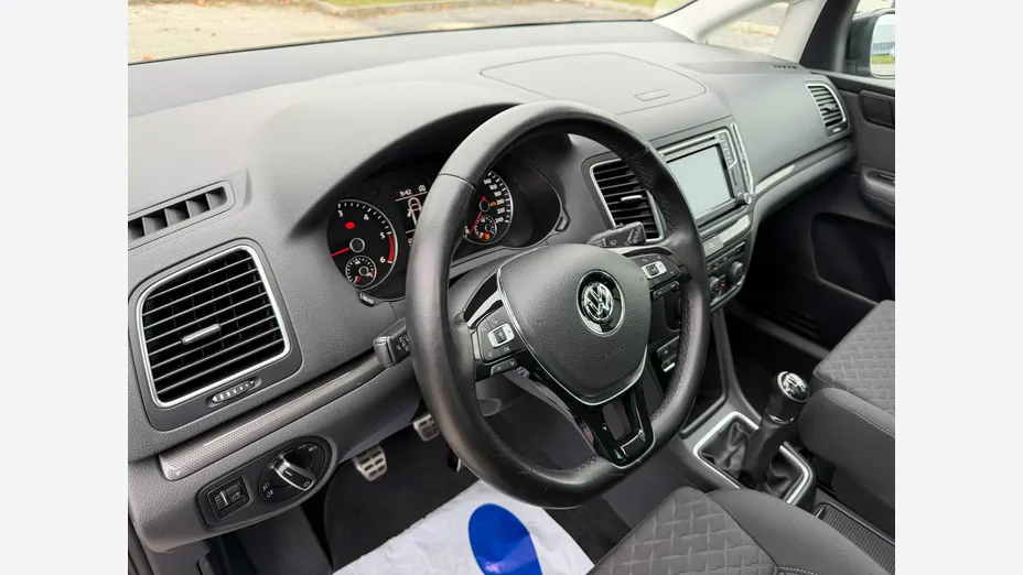 VOLKSWAGEN Sharan -