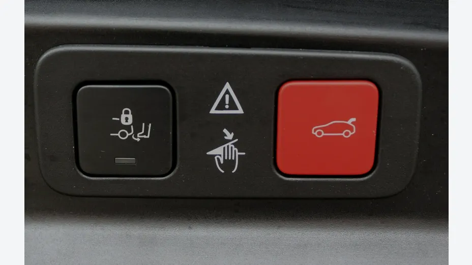 PEUGEOT 5008 -