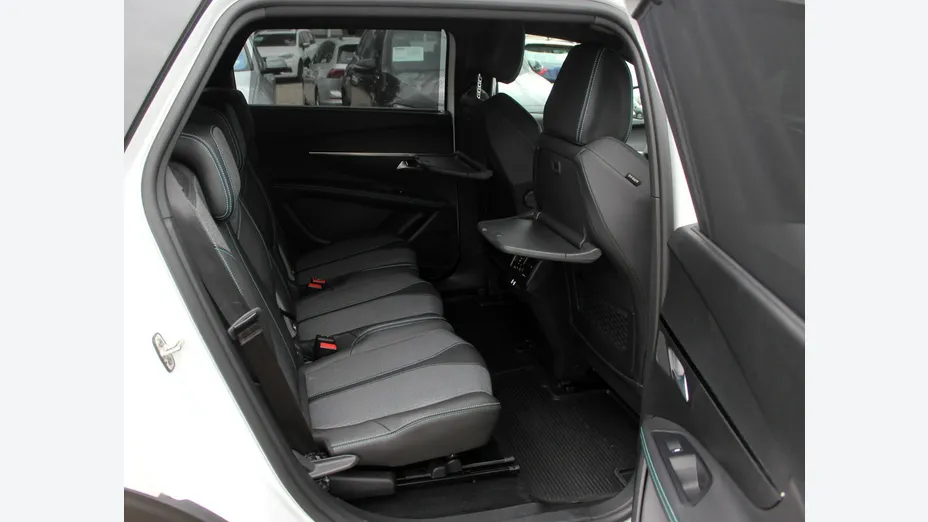 PEUGEOT 5008 -
