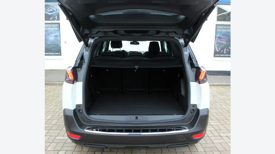 PEUGEOT 5008 -