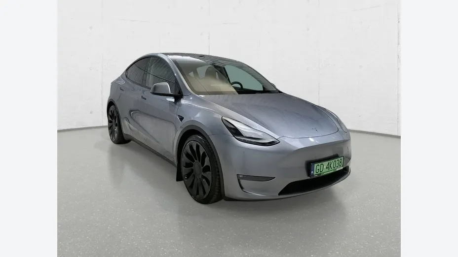 TESLA Model Y -