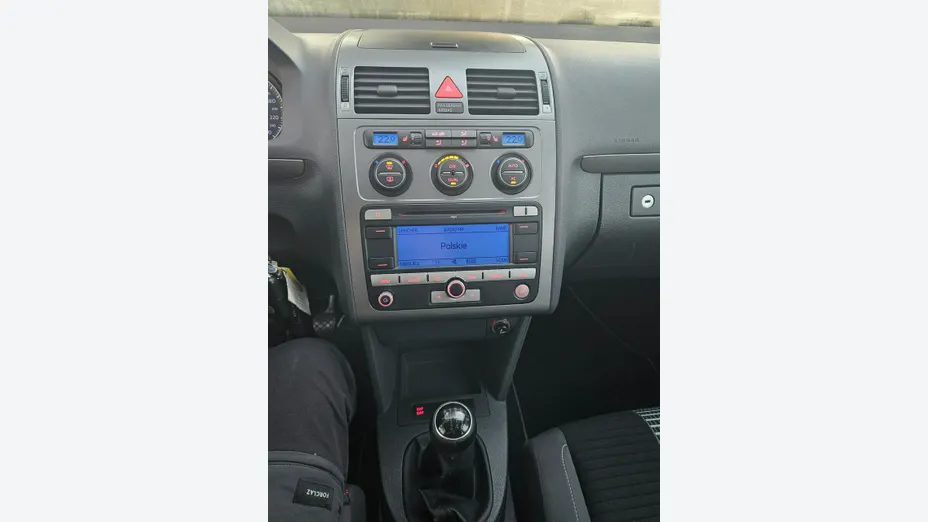 VOLKSWAGEN Touran -