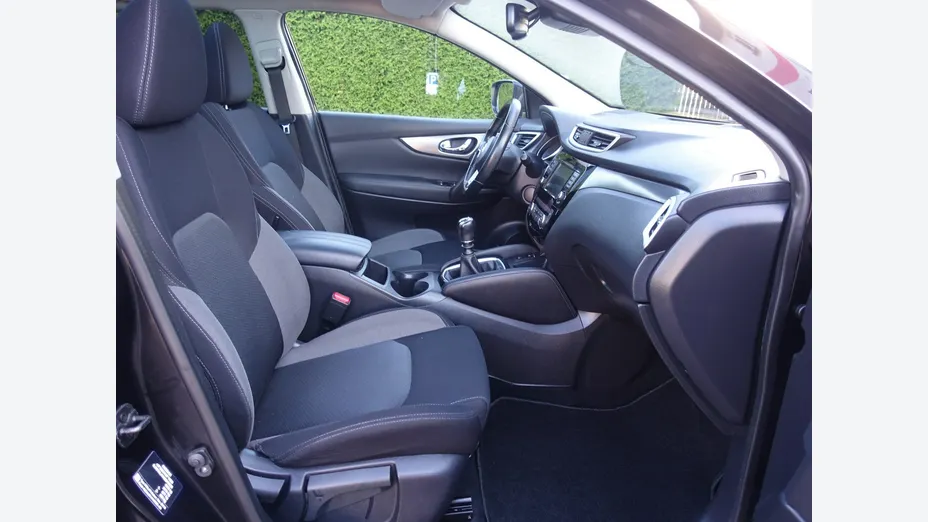 NISSAN Qashqai -