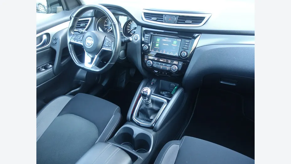 NISSAN Qashqai -