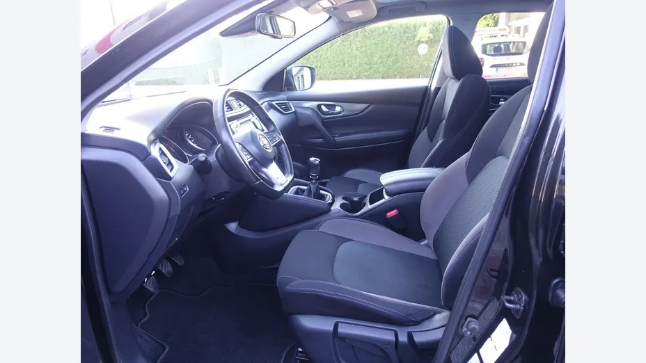 NISSAN Qashqai -