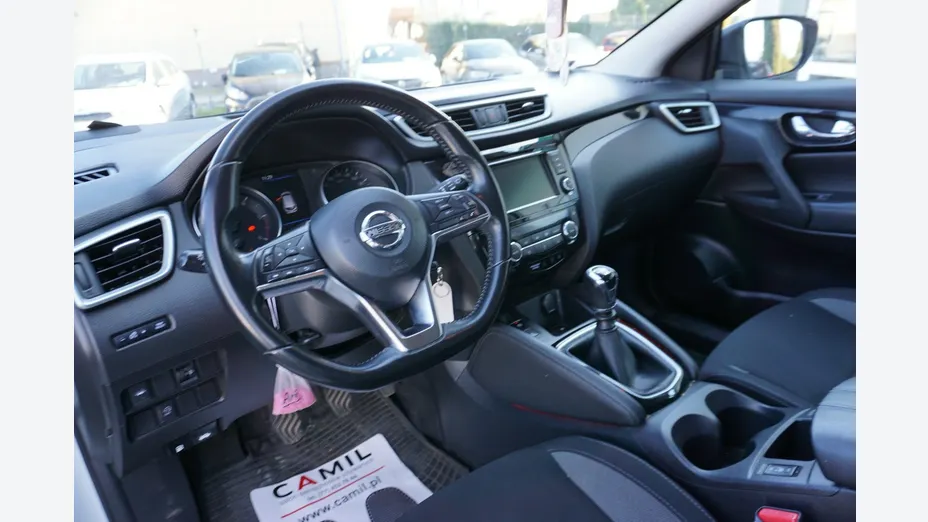 NISSAN Qashqai -