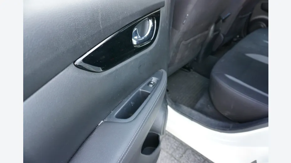 NISSAN Qashqai -