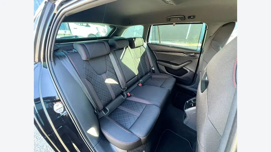 SKODA Octavia -