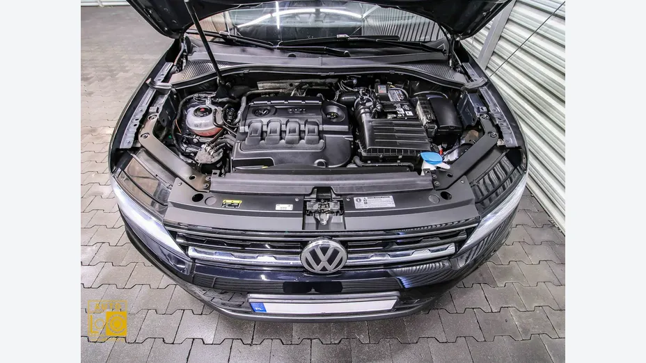 VOLKSWAGEN Tiguan -