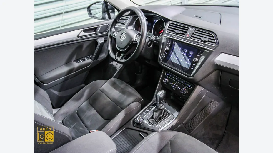VOLKSWAGEN Tiguan -