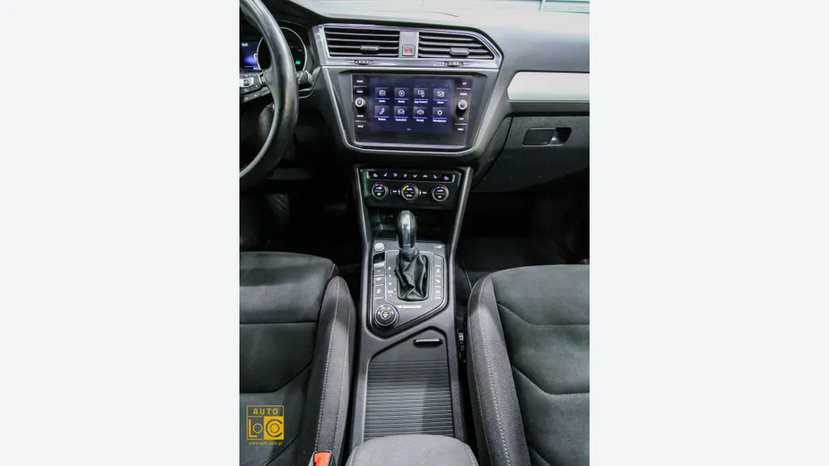 VOLKSWAGEN Tiguan -