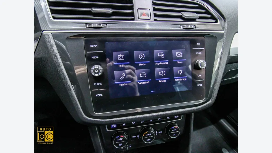 VOLKSWAGEN Tiguan -