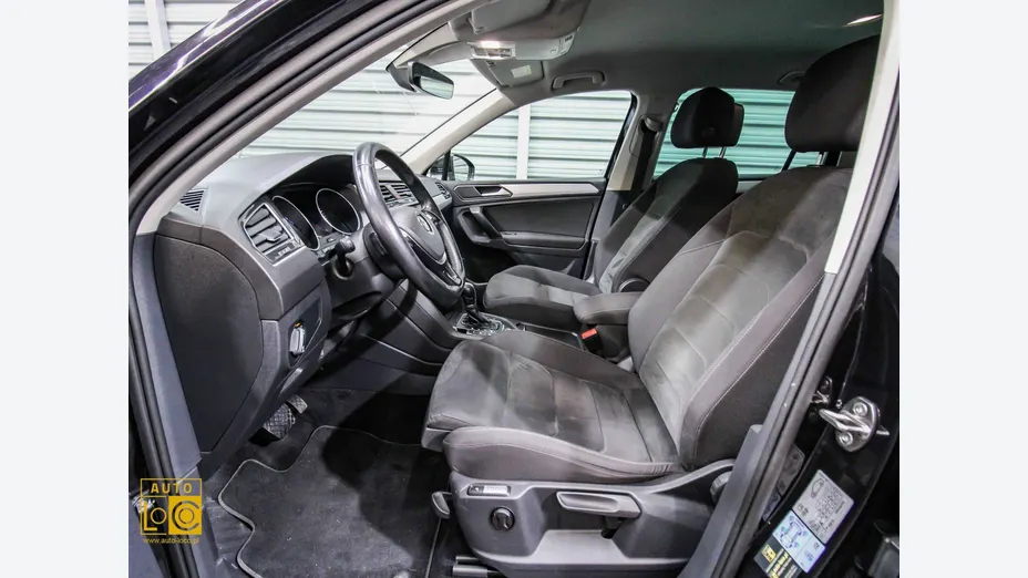 VOLKSWAGEN Tiguan -