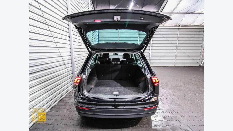 VOLKSWAGEN Tiguan -