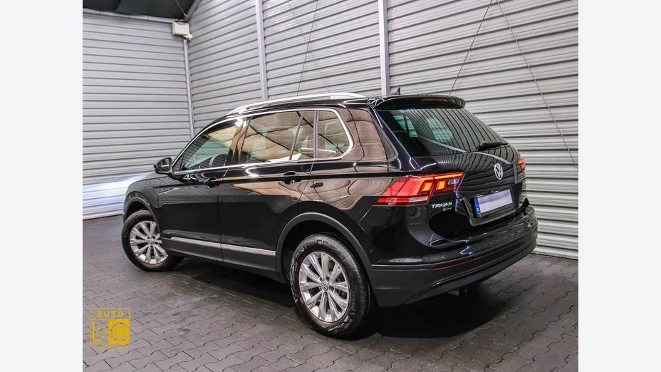VOLKSWAGEN Tiguan -