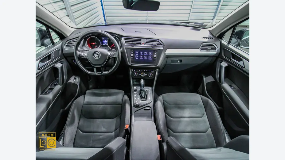 VOLKSWAGEN Tiguan -