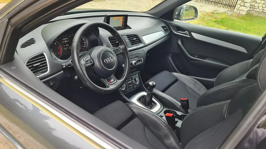 AUDI Q3 -