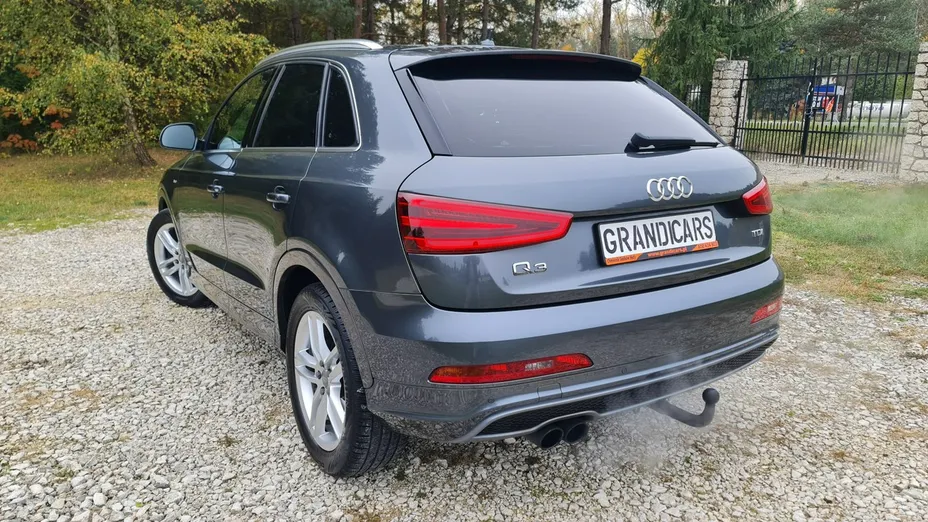 AUDI Q3 -