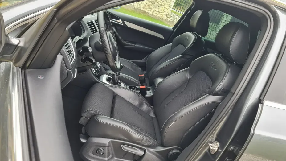 AUDI Q3 -