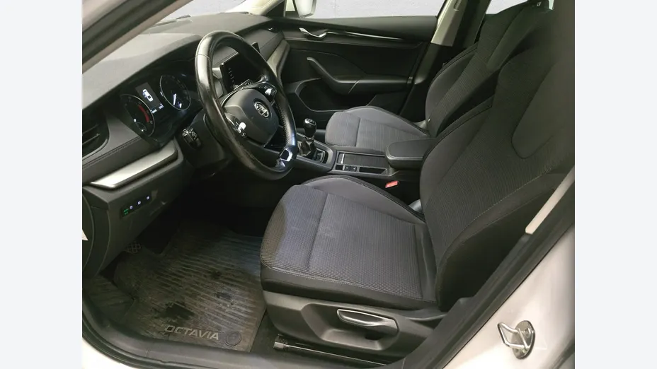 SKODA Octavia -
