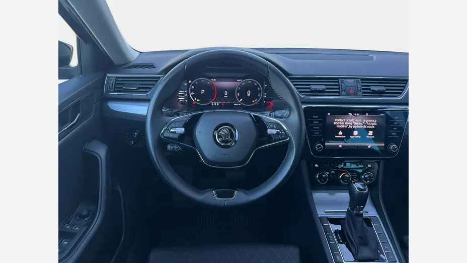 SKODA Superb -