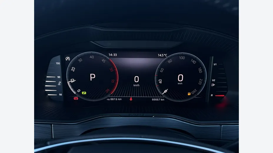 SKODA Superb -