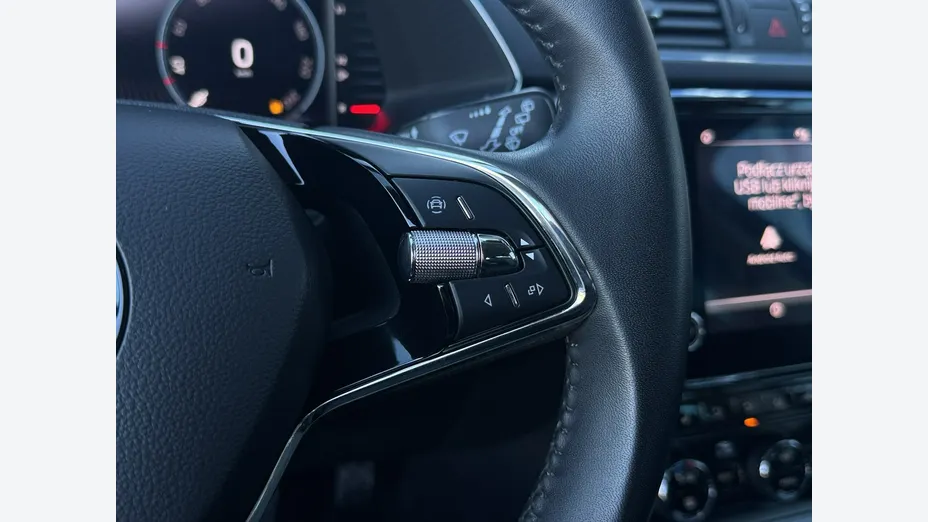 SKODA Superb -