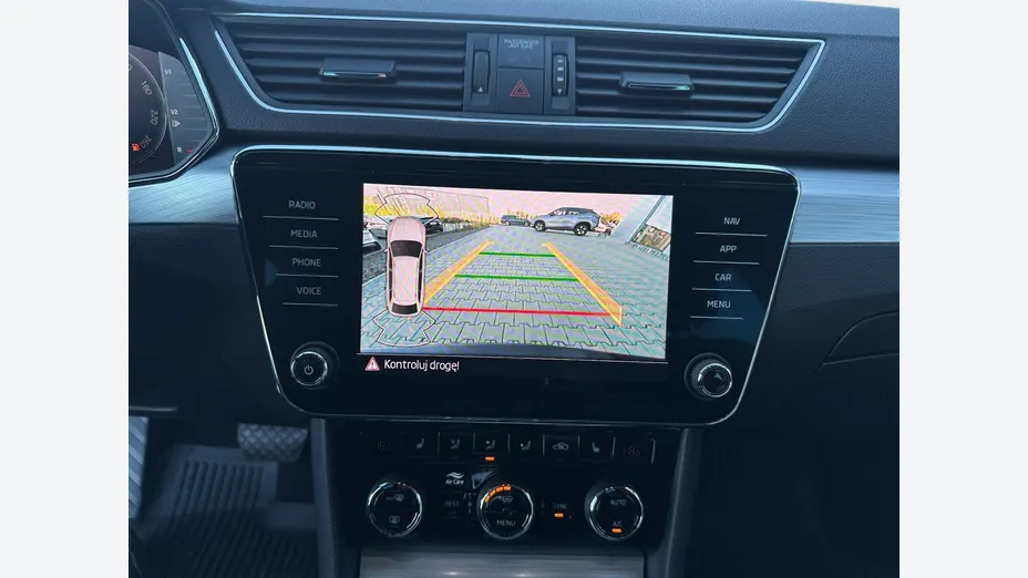 SKODA Superb -