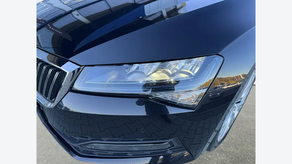 SKODA Superb -
