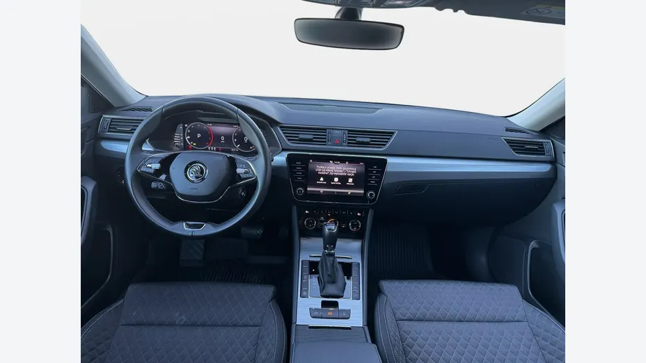 SKODA Superb -