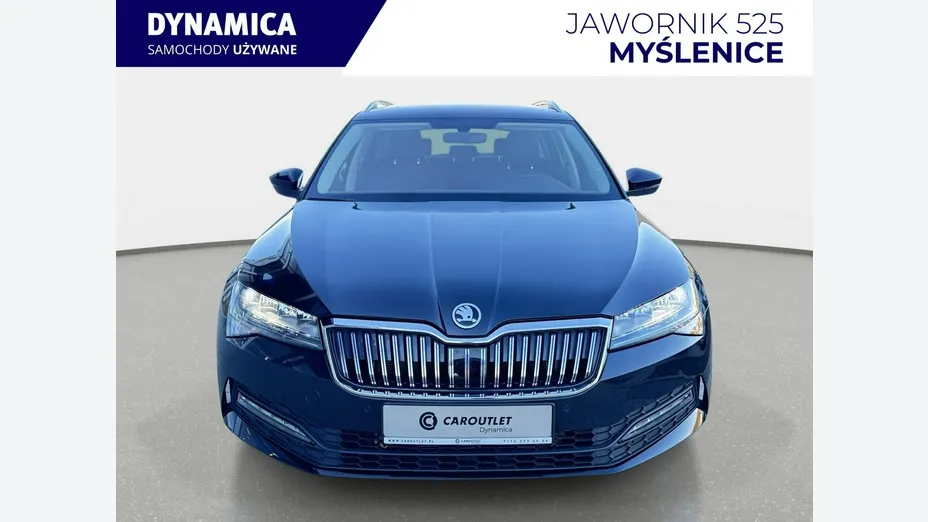 SKODA Superb -