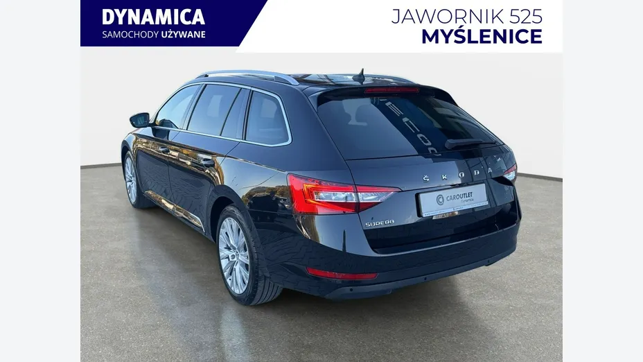 SKODA Superb -