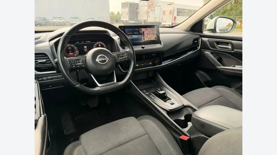 NISSAN Qashqai -