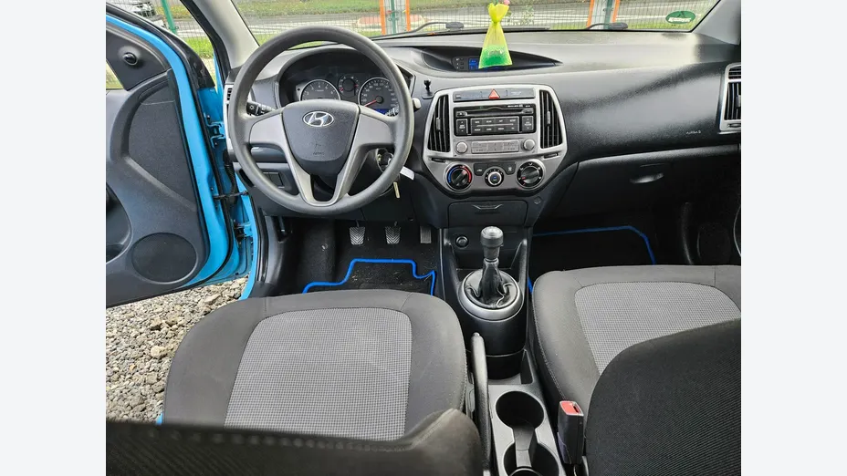 HYUNDAI i20 -