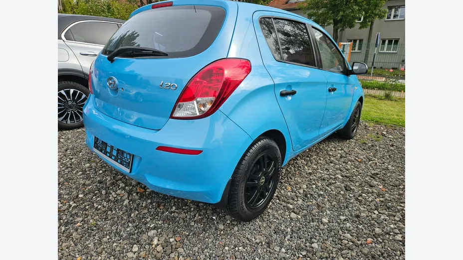 HYUNDAI i20 -