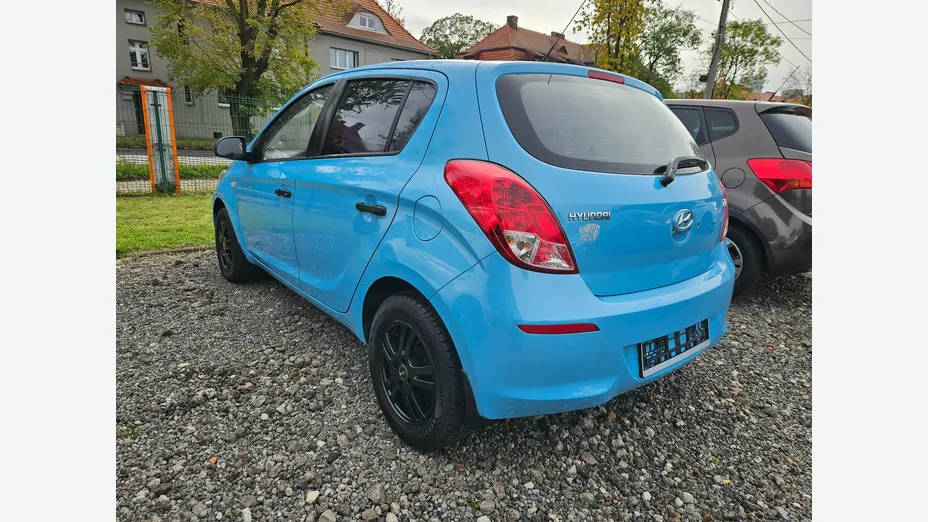 HYUNDAI i20 -