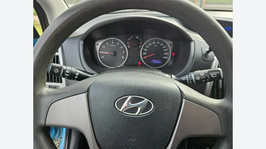 HYUNDAI i20 -