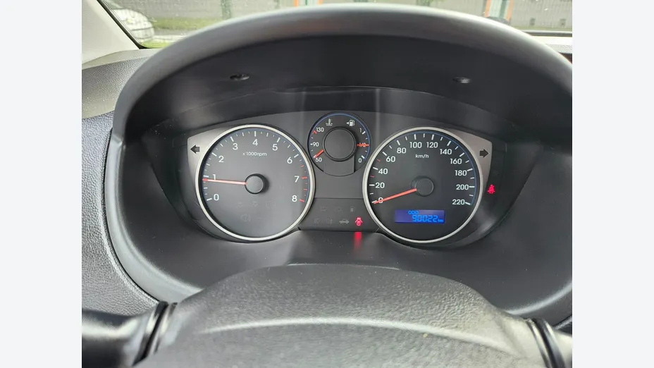 HYUNDAI i20 -
