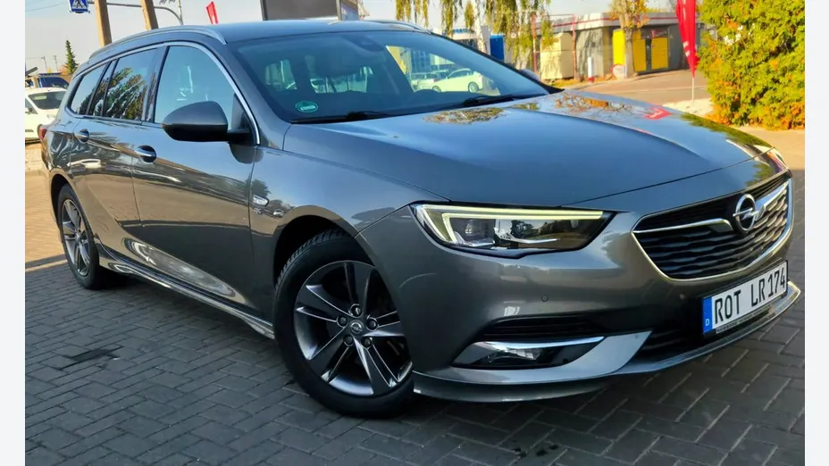 OPEL Insignia -